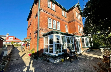 The Edgecliffe, 7 Clarence Gardens - The Edgecliffe, 7 Clarence Gardens