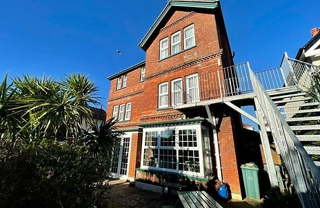 The Edgecliffe, 7 Clarence Gardens - The Edgecliffe, 7 Clarence Gardens