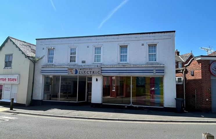 Avenue Road, Freshwater - Avenue Road, Freshwater