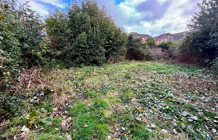 Land adjacent, 5 The Glade - Land adjacent, 5 The Glade