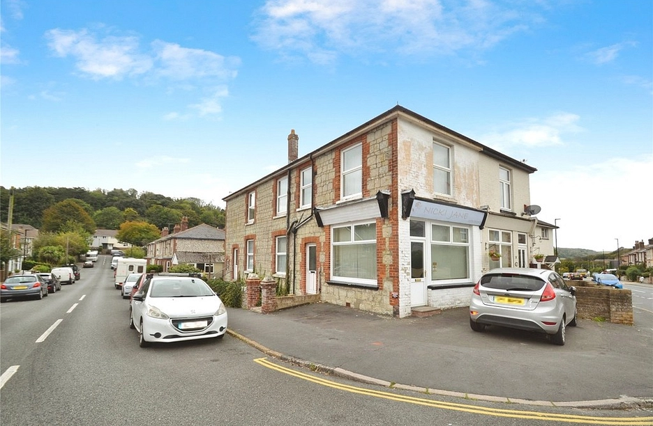 Newport Road, Ventnor - Ventnor, PO38