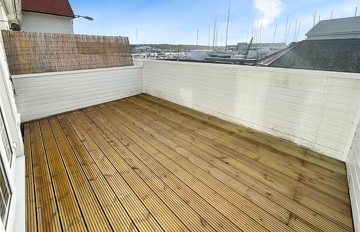 2 bedroom property to rent - The Arcade, Cowes, PO31