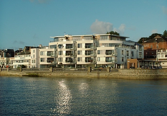 1 bedroom apartment to rent - The Parade, Cowes, PO31