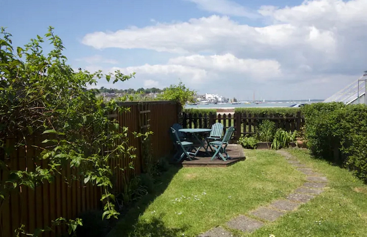 2 bedroom house to rent - Albany Road, East Cowes, Isle of Wight, PO32