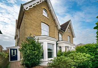 4 bedroom house to rent - Mill Hill Road, PO31