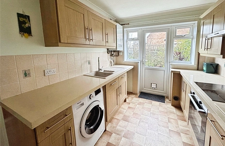 2 bedroom apartment to rent - Barton Close, East Cowes, PO32