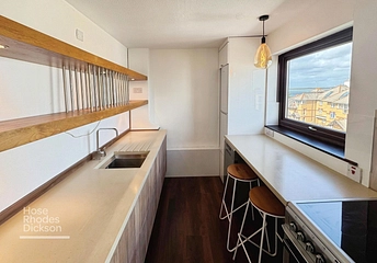 2 bedroom apartment to rent - Sharon Court, Queens Road, Cowes, PO31