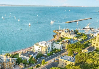 2 bedroom apartment to rent - Sharon Court, Queens Road, Cowes, PO31