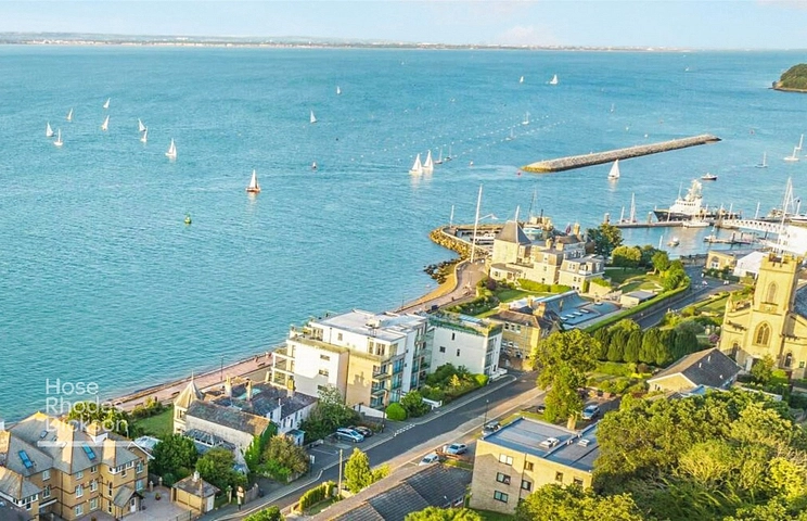 2 bedroom apartment to rent - Sharon Court, Queens Road, Cowes, PO31