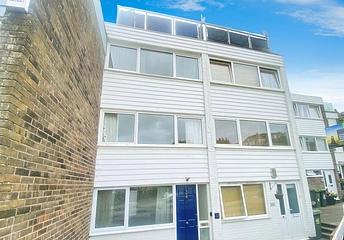 3 bedroom house to rent - Crown Court, Market Hill, Cowes, PO31