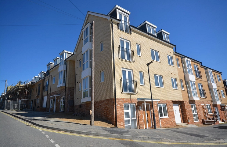 1 bedroom maisonette to rent - Harbour Court, 42 Church Path, East Cowes, PO32