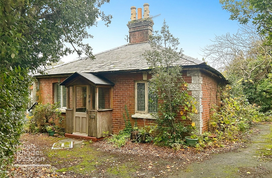 2 bedroom bungalow for sale - Worsley Road, Cowes, Isle of Wight, PO31