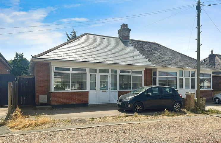 2 bedroom bungalow for sale - Broadfields Avenue, Cowes, Isle of Wight, PO31