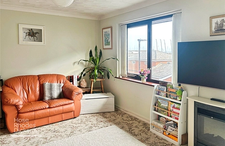 2 bedroom apartment for sale - Medina Road, Cowes, Isle of Wight, PO31