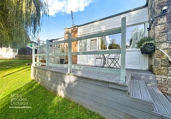 2 bedroom bungalow for sale - Gurnard Pines, Cockleton Lane, Cowes, Isle of Wight, PO31