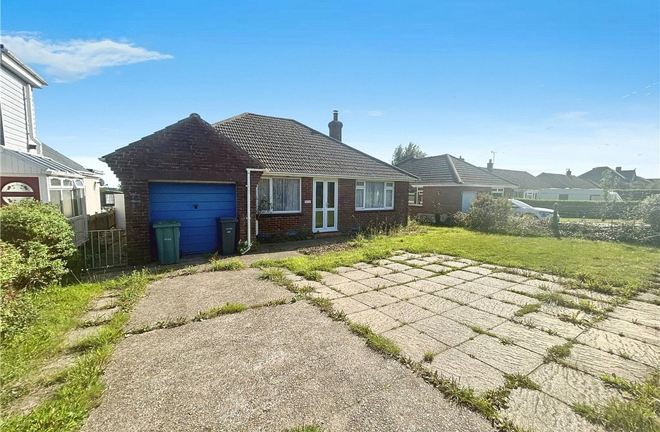 3 bedroom bungalow for sale - Newport Road, Cowes, Isle of Wight, PO31