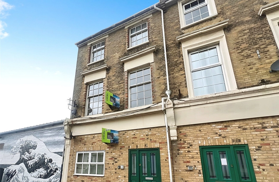 3 bedroom apartment for sale - Clarence Road, East Cowes, Isle of Wight, PO32