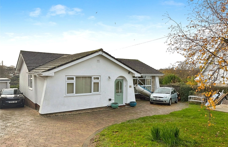 3 bedroom bungalow for sale - Old Road, East Cowes, Isle of Wight, PO32