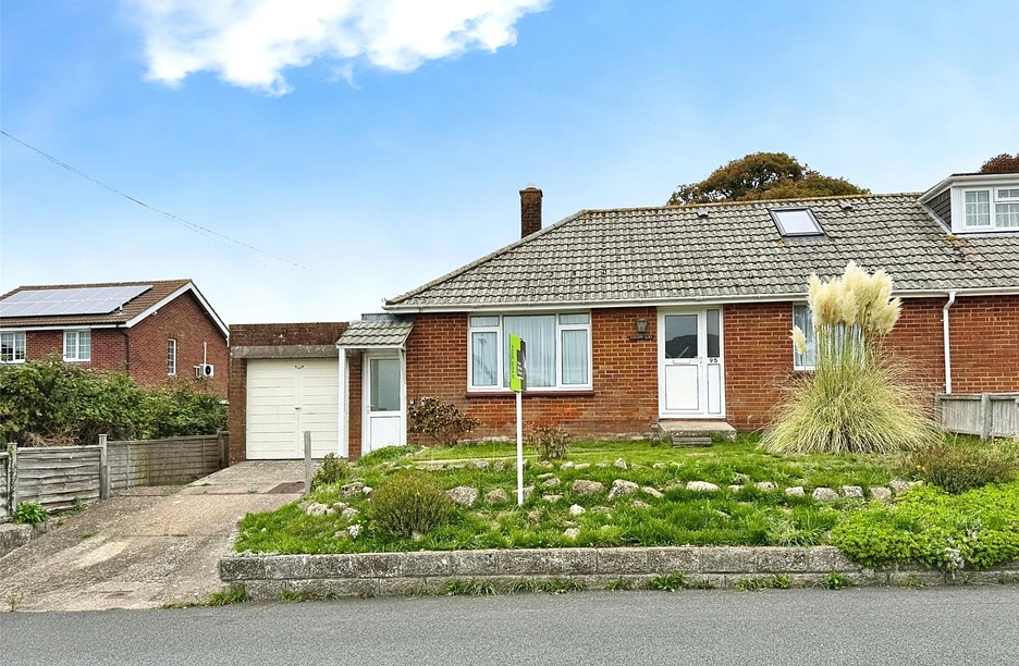 2 bedroom bungalow for sale - Old Road, East Cowes, Isle of Wight, PO32