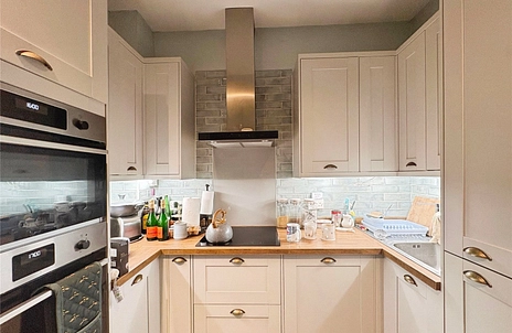 2 bedroom apartment for sale - York Avenue, East Cowes, Isle of Wight, PO32