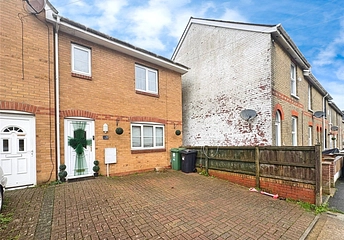 3 bedroom house for sale - Kings Road, East Cowes, Isle of Wight, PO32