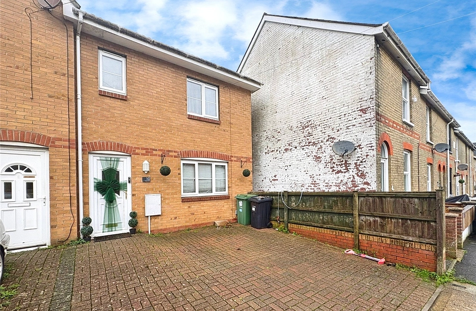 3 bedroom house for sale - Kings Road, East Cowes, Isle of Wight, PO32