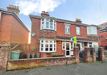 3 bedroom house for sale - Connaught Road, East Cowes, Isle of Wight, PO32