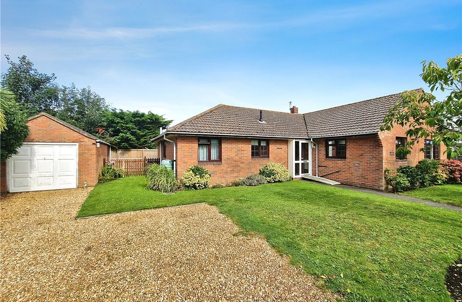4 bedroom bungalow for sale - Brooklyn Gardens, Freshwater, Isle of Wight, PO40
