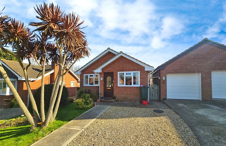 2 bedroom bungalow for sale - Selwood Road, Freshwater, Isle of Wight, PO40
