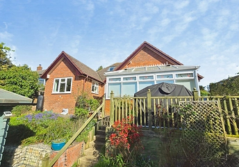 4 bedroom house for sale - The Broadway, Totland Bay, Isle of Wight, PO39