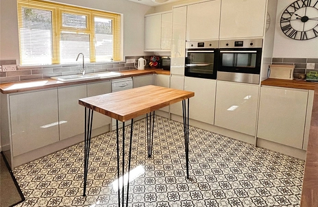 4 bedroom house for sale - The Broadway, Totland Bay, Isle of Wight, PO39