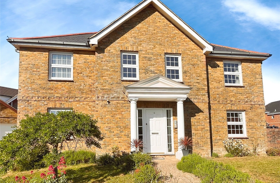 2 bedroom apartment for sale - Hurst Point View, Totland Bay, Isle of Wight, PO39