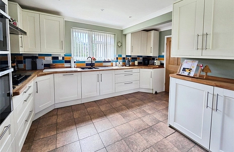 3 bedroom house for sale - Weston Road, Totland Bay, Isle of Wight, PO39