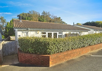 2 bedroom bungalow for sale - Fort Warden Road, Colwell Bay, Isle of Wight, PO39