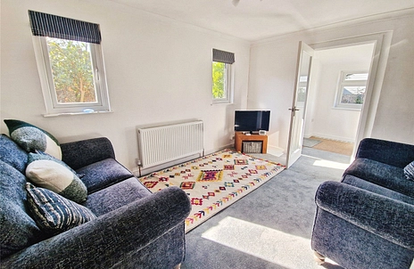 2 bedroom bungalow for sale - Hurst Point View, Totland Bay, Isle of Wight, PO39