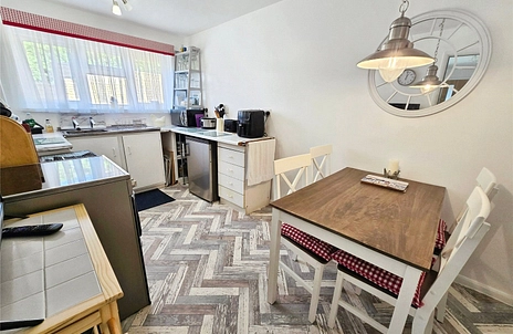 2 bedroom apartment for sale - Solent Gardens, Freshwater, Isle of Wight, PO40