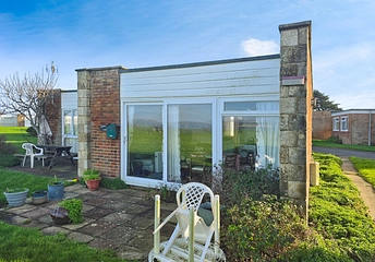 2 bedroom bungalow for sale - Brambles Chine, Monks Lane, Freshwater, Isle of Wight, PO40