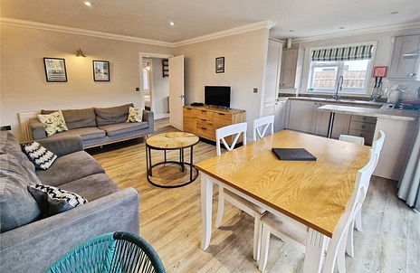 2 bedroom bungalow for sale - Fort Warden Road, Totland Bay, Isle of Wight, PO39