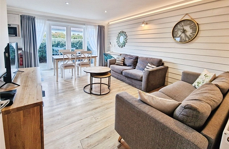 2 bedroom bungalow for sale - Fort Warden Road, Totland Bay, Isle of Wight, PO39