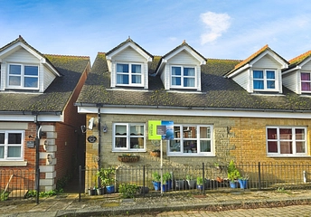 2 bedroom house for sale - Dall Square, Freshwater, Isle of Wight, PO40