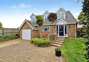 4 bedroom house for sale - The Mall, Totland Bay, Isle of Wight, PO39