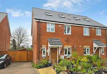 3 bedroom house for sale - Old School Close, Freshwater, Isle of Wight, PO40