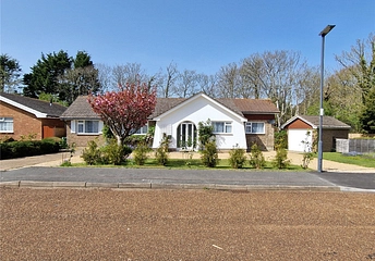 3 bedroom bungalow for sale - Braxton Meadow, Norton, Yarmouth, Isle of Wight, PO41