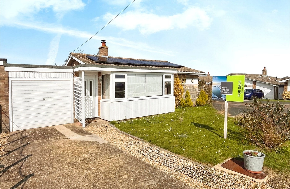 2 bedroom bungalow for sale - Redlake Road, Freshwater, Isle of Wight, PO40