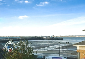 3 bedroom apartment for sale - Esplanade, Ryde, Isle of Wight, PO33