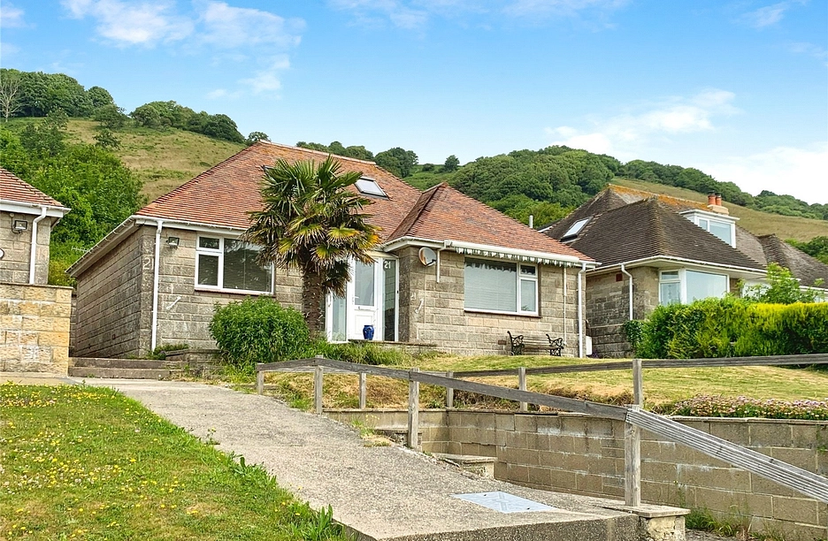 3 bedroom bungalow for sale - Leeson Road, Ventnor, Isle of Wight, PO38