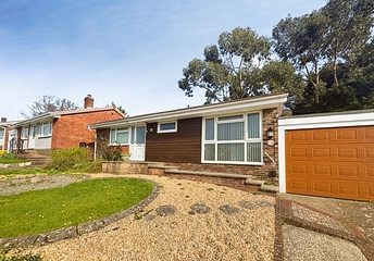 2 bedroom bungalow for sale - Sylvan Avenue, East Cowes, Isle of Wight, PO32