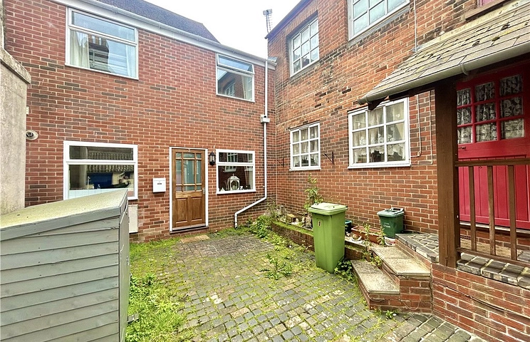 2 bedroom house for sale - Holyrood Street, Newport, Isle Of Wight, PO30