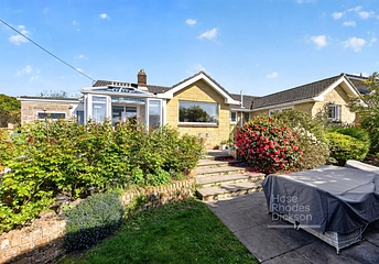 3 bedroom bungalow for sale - Staplers Road, Newport, Isle Of Wight, PO30