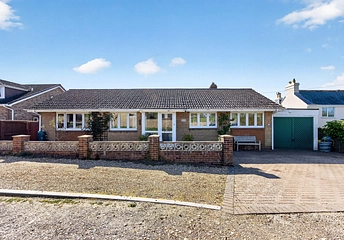 3 bedroom bungalow for sale - Staplers Road, Newport, Isle Of Wight, PO30